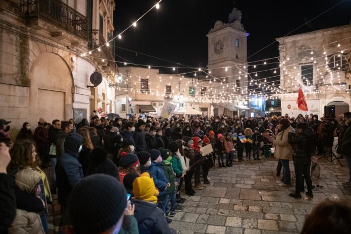 Flash mob per la pace in Ucraina - Petrolio